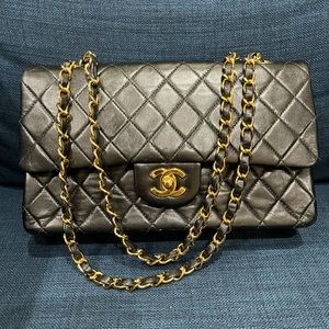 Preowned vintage Chanel classic flap